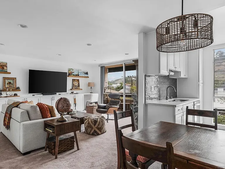 6455 La Jolla Blvd #246 — Photo 8