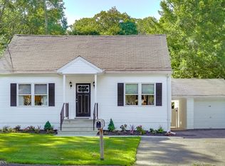 114 Hiawatha Blvd, Oakland, NJ 07436