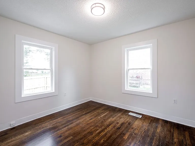 165 Hunt Ave — Photo 11