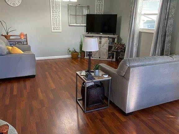4th image of 1917 Merriewood Dr