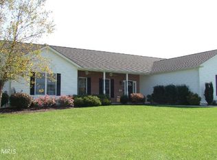 101 Flosway Ln, Berkeley Springs, WV 25411