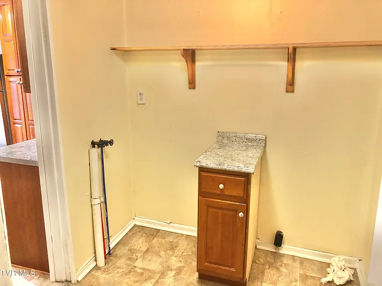 1009 Liberty Cir — Photo 16