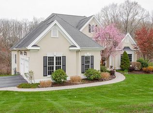 10 S Ridge Dr, Bloomfield, CT 06002