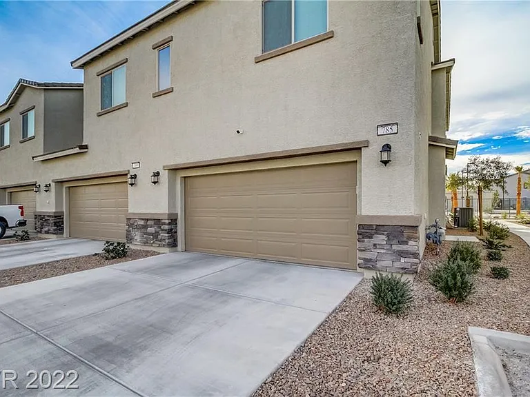 827 E Spring Estates Ave — Photo 57