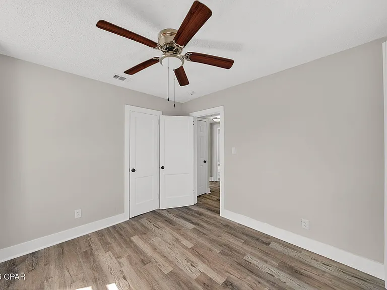 1114 McKenzie Ave #A — Photo 16