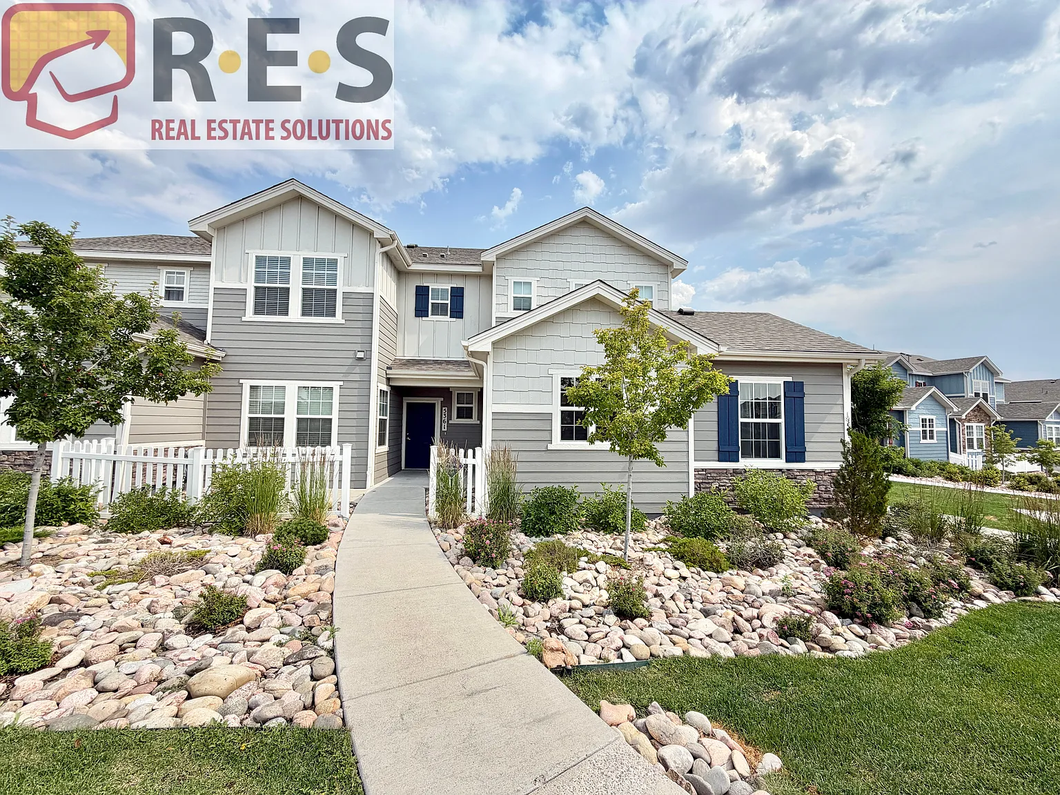 3 bed, 2.5 bath, 1355 sqft, $2,129 — Photo 1