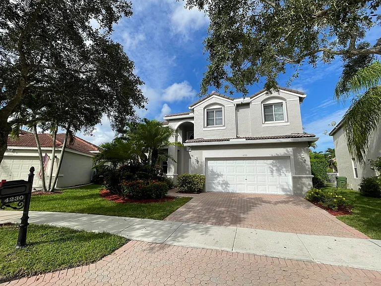 4230 Palmetto Trl — Photo 15