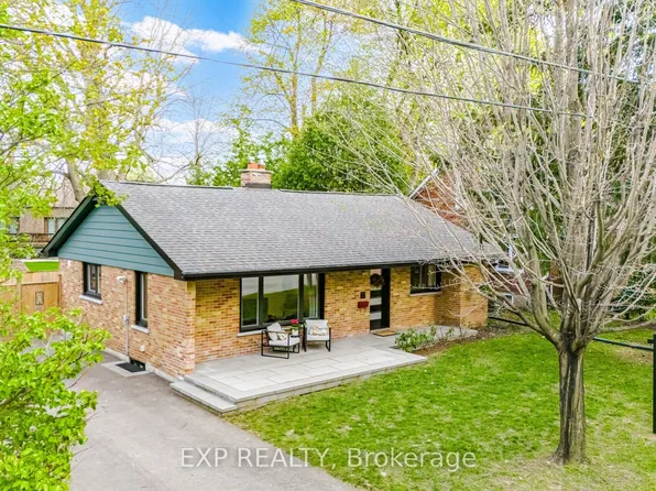 11 Armstrong St, Brampton, ON L6W 1W7