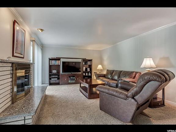 3rd image of 1240 E Manor Cir