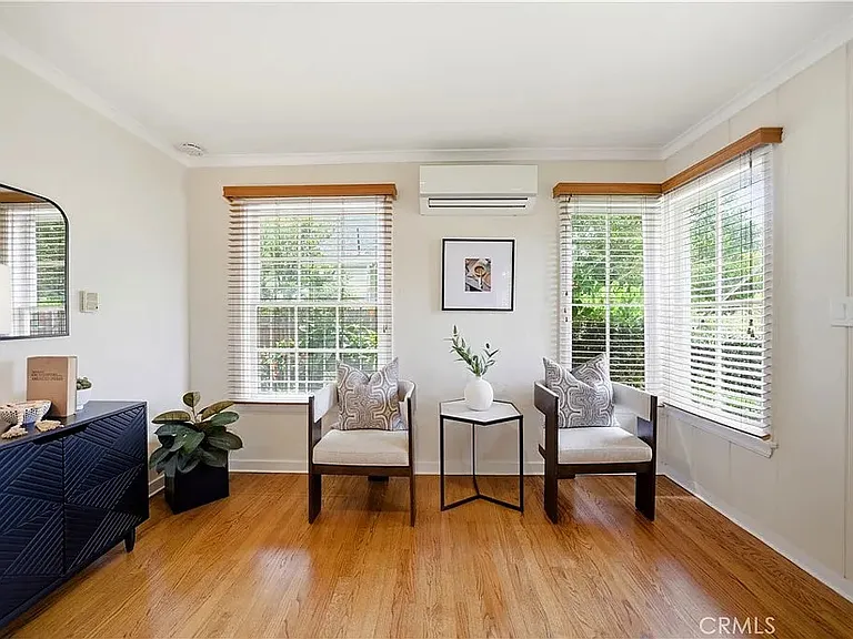 626 Temple Ave — Photo 5