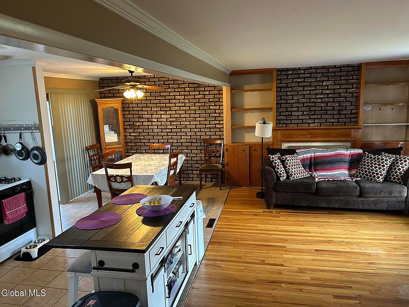 2nd image of 2312 Dean Street