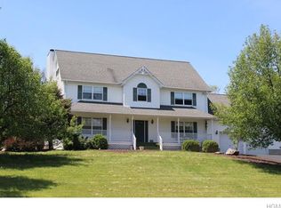 102 Village Dr, Florida, NY 10921