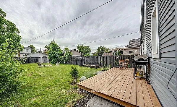 43 Adair Ave N — Photo 18