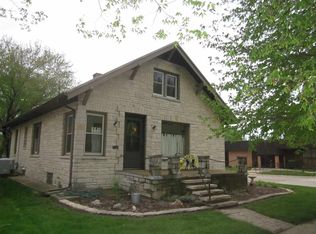 156 N Main St, Mason City, IL 62664