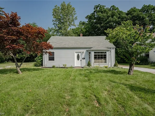 27330 Donald Dr, Bay Village, OH 44140