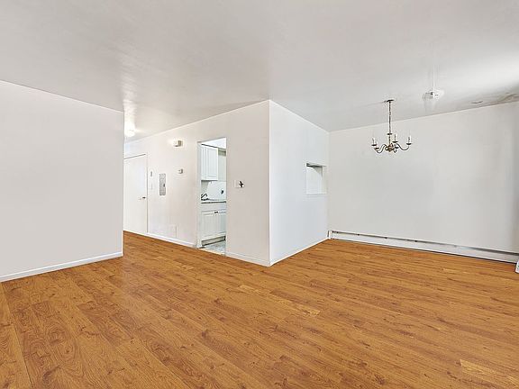 5th image of 161 Sumpter St #1-2