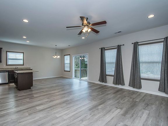 4th image of 75 Apple Tree Ct