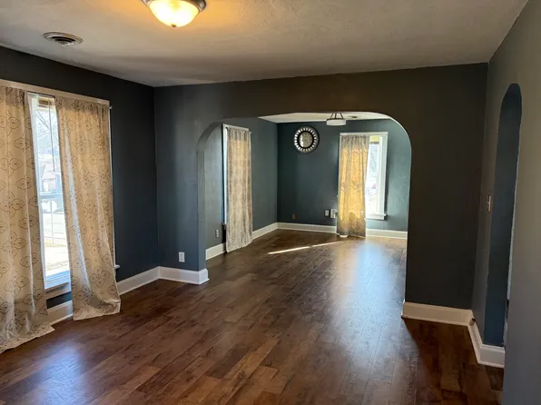 2702 Main St #1/2, Davenport, IA 52803