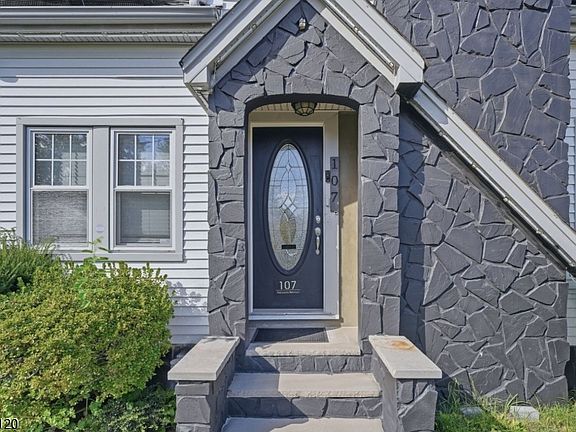 2nd image of 107 Palisade Ave