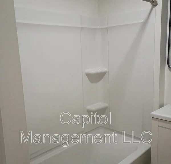 1120 N Chestnut St #1 — Photo 8