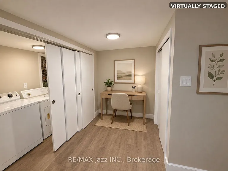 624 Stewart St #B — Photo 11