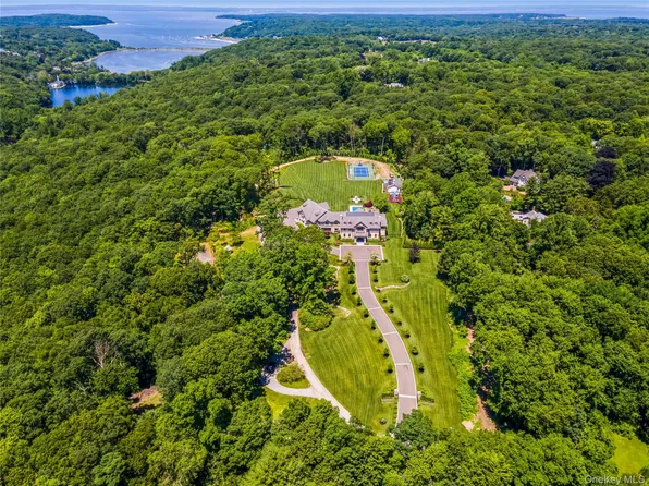 #471 Woodbury, Cold Spring Harbor, NY 11724