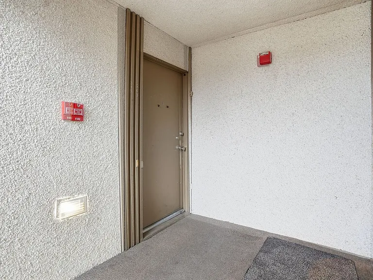 3102 E 27th Ave — Photo 54
