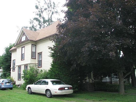 2nd image of 48 River St