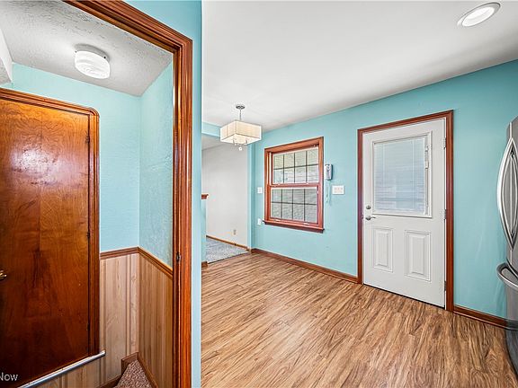 5th image of 29760 Robert St