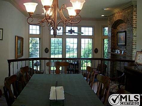 4th image of 126 Puritan Ct
