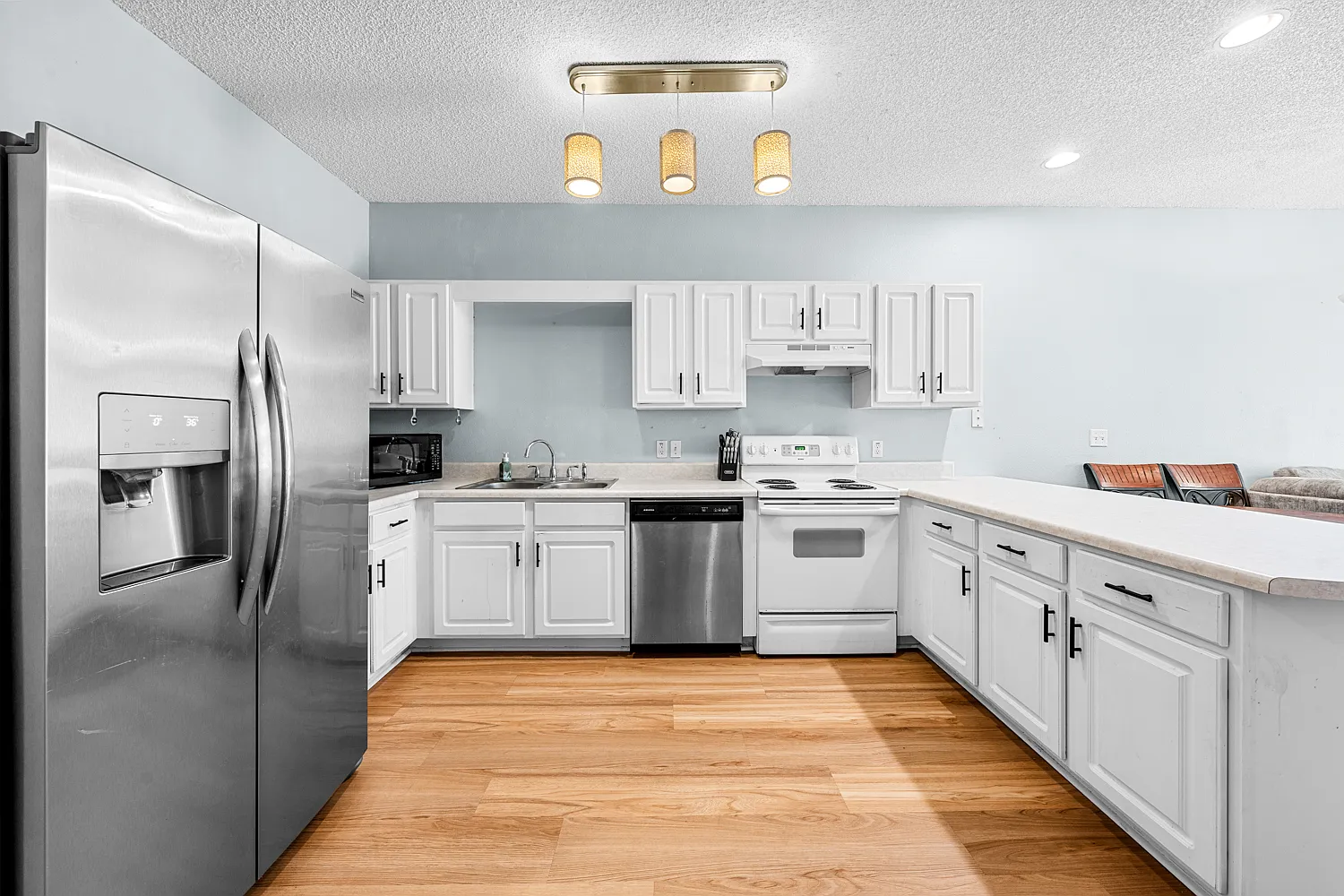 3 bed, 1187 sqft, $1,800 — Photo 1