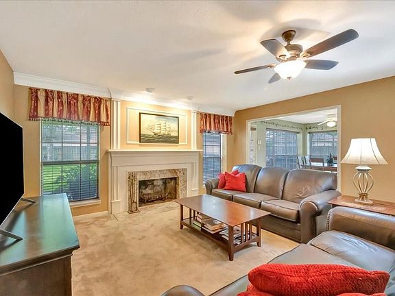 4th image of 2031 Hillside Oak Ln
