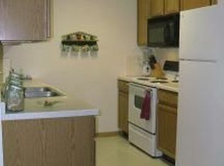 3063 34th St S APT 12, Fargo, ND 58103