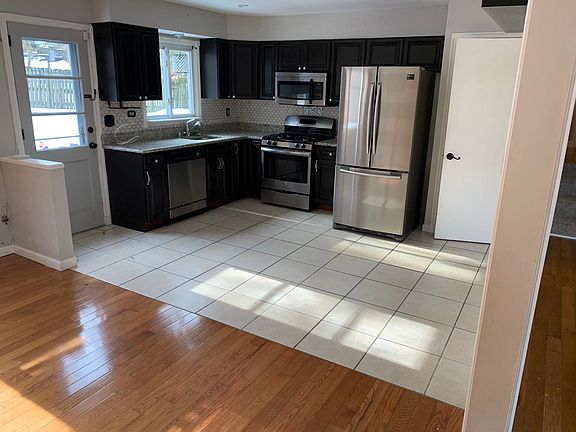 Modern kitchen with Updated appliances