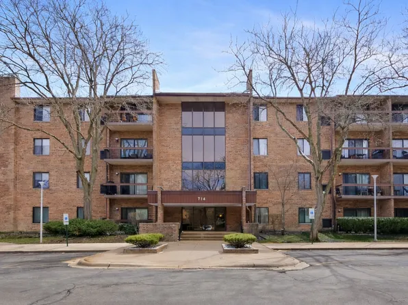 714 Walnut Dr APT 405, Darien, IL 60561