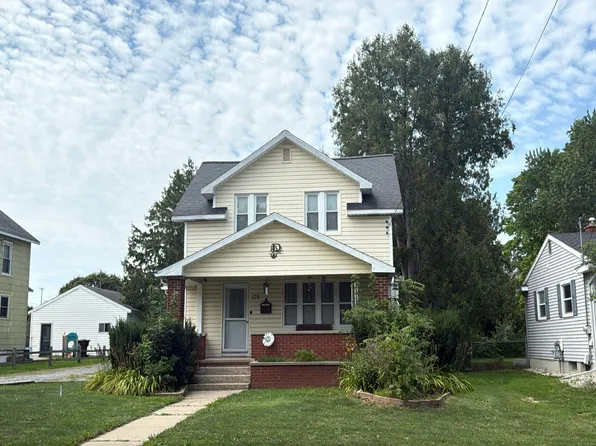 179 S State St, Sparta, MI 49345