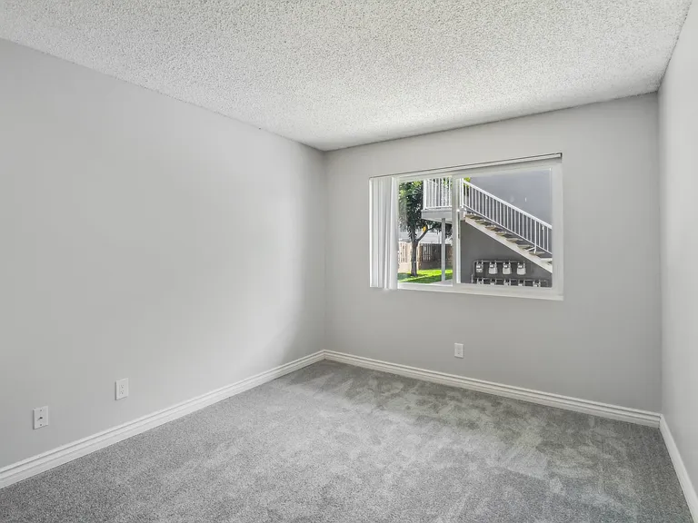 The Atherton Apartments — Photo 16