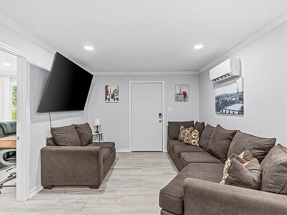 3rd image of 105 E Spring St