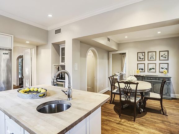 5th image of 2123 Dunstan Rd