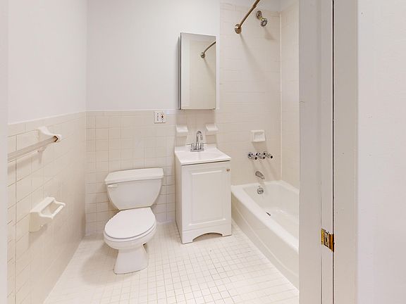5th image of 341 E 77th St APT 1RW