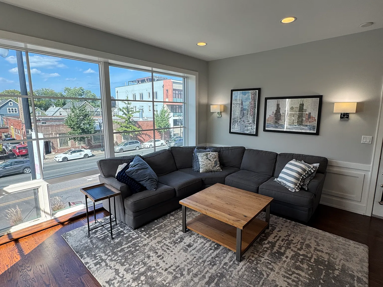 2 bed, 1300 sqft, $3,500 — Photo 2