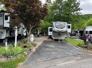 4229 E Pkwy #215, Gatlinburg, TN 37738