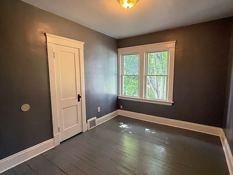 915 Highland Rd NE — Photo 10