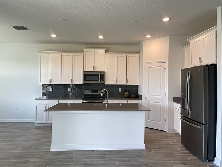 5016 Center Ct — Photo 6
