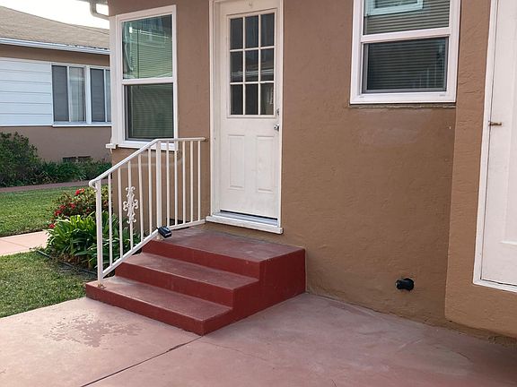 3rd image of 609 W Commonwealth Ave #B