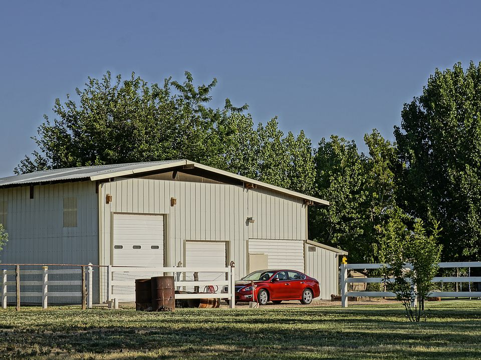 2nd image of 821 W 400 S