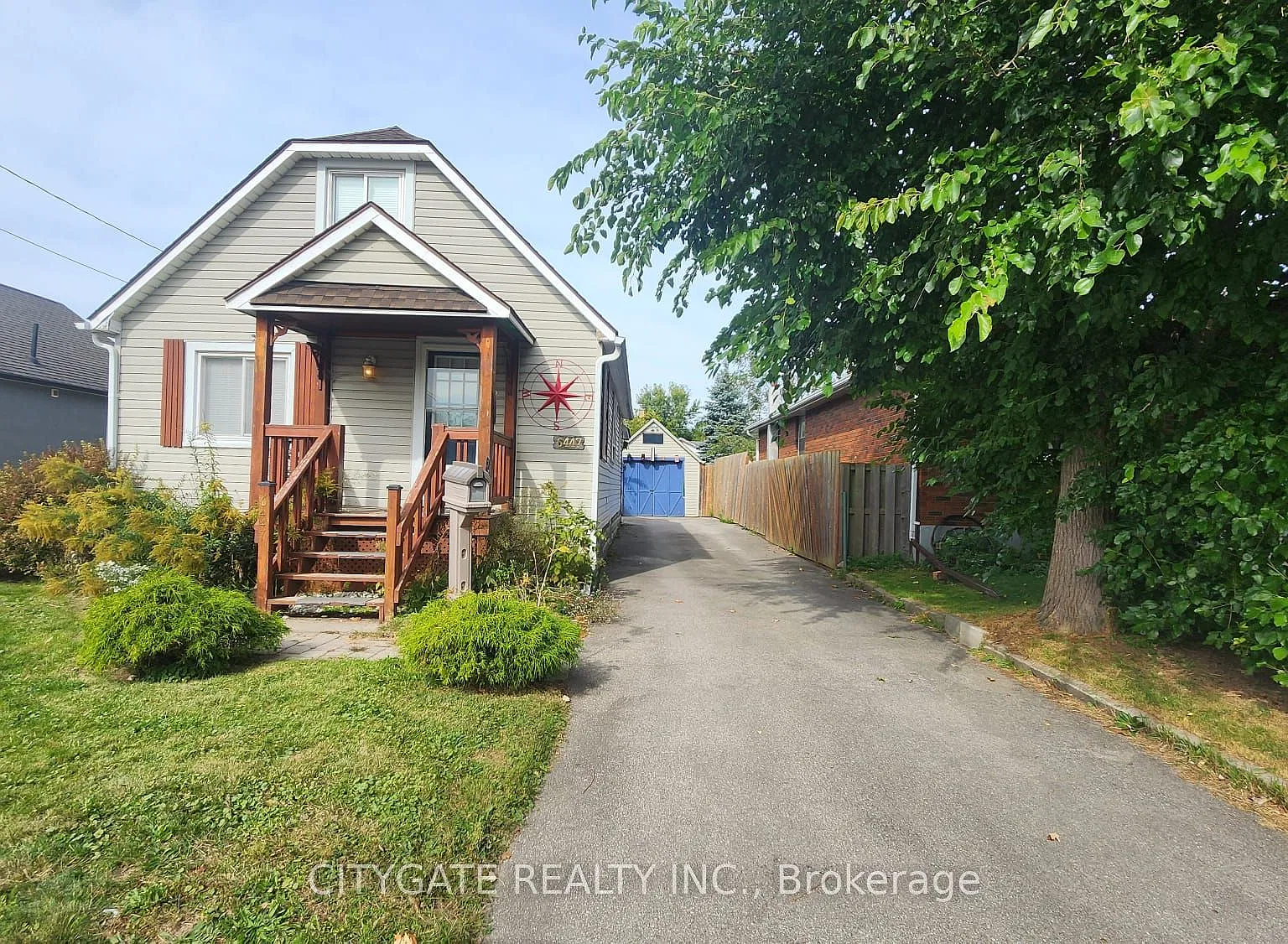 3 bed, $2,200 — Photo 1