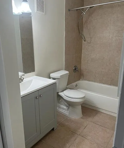 2820 Somerset Park Dr #201 — Photo 9