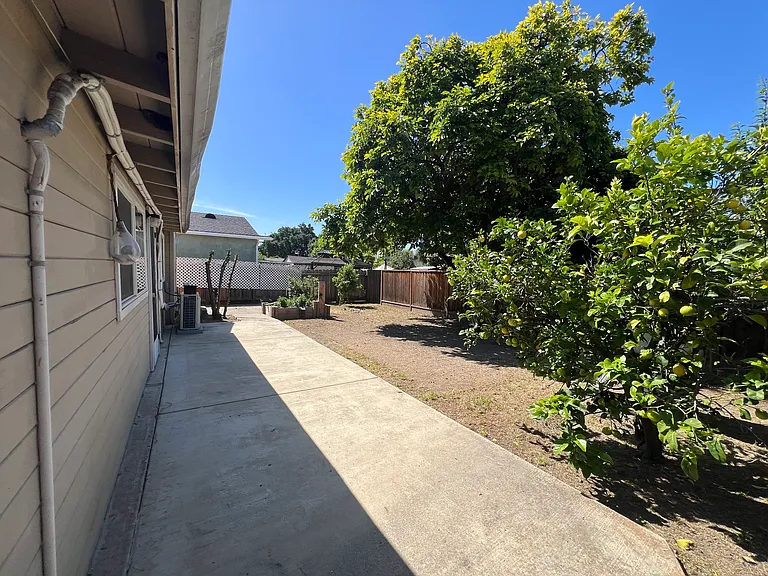 273 Staples Ave — Photo 33