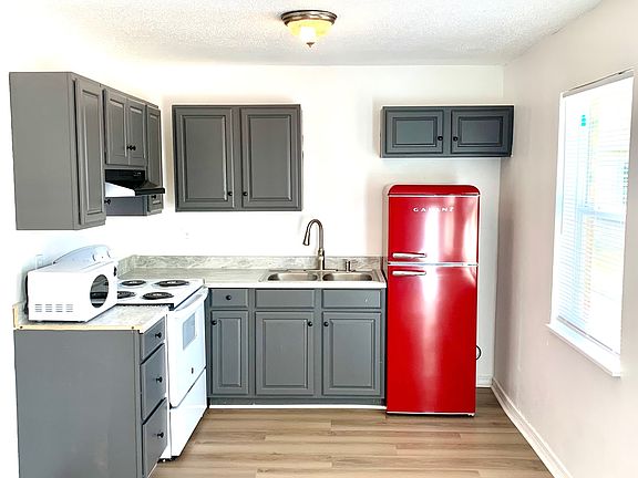 5th image of 1202 Belair St #17511893